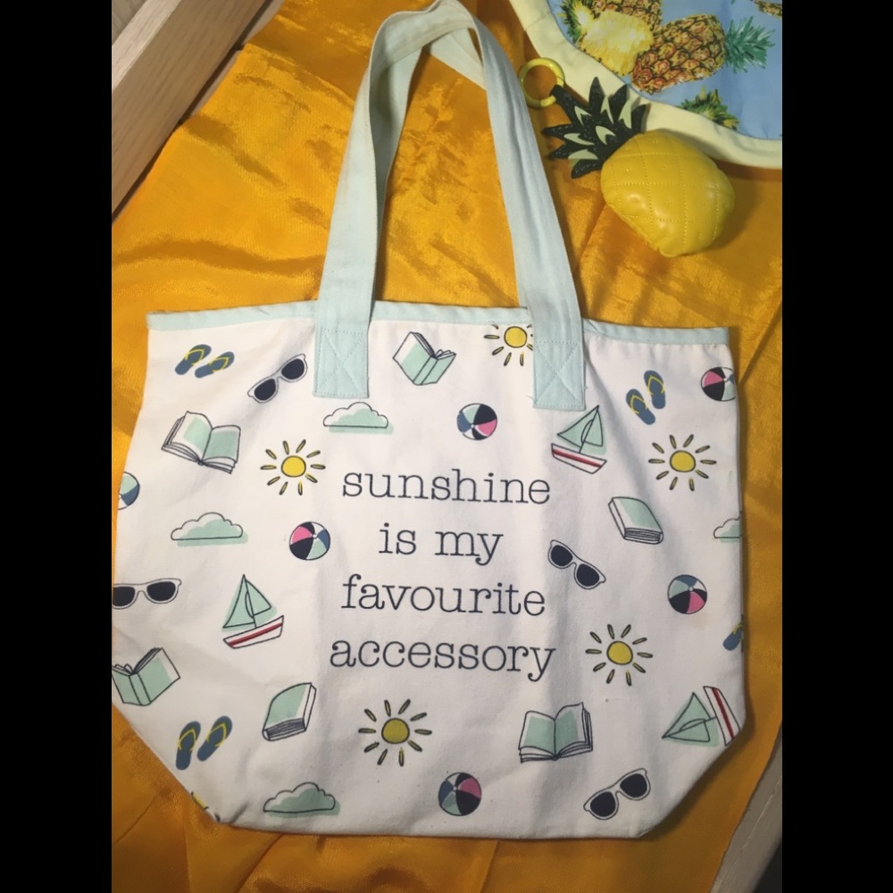 ✨FREE!! with purchase $75+🌞”Sunshine Is My Fave Accessory” canvas tote GUC